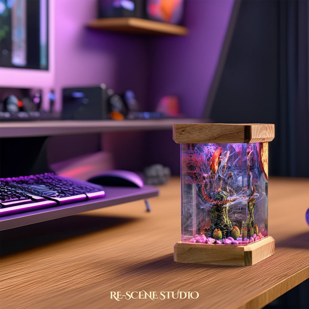 Xenomorph Resin Lamp — view 8