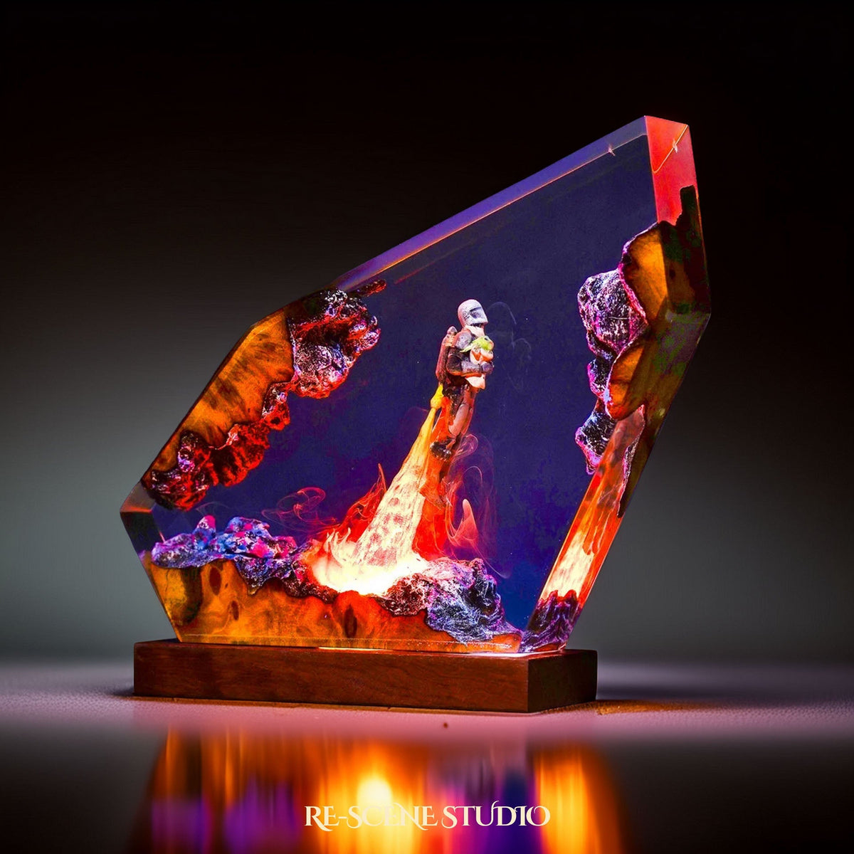 Mando & Grogu Resin Lamp — view 5