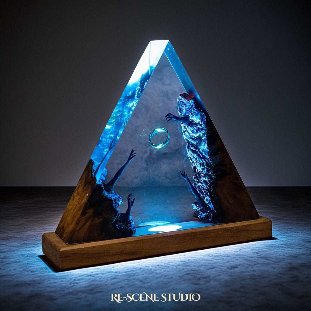 Hands from the Dead Resin Lamp, The Lord of the Rings — view 3