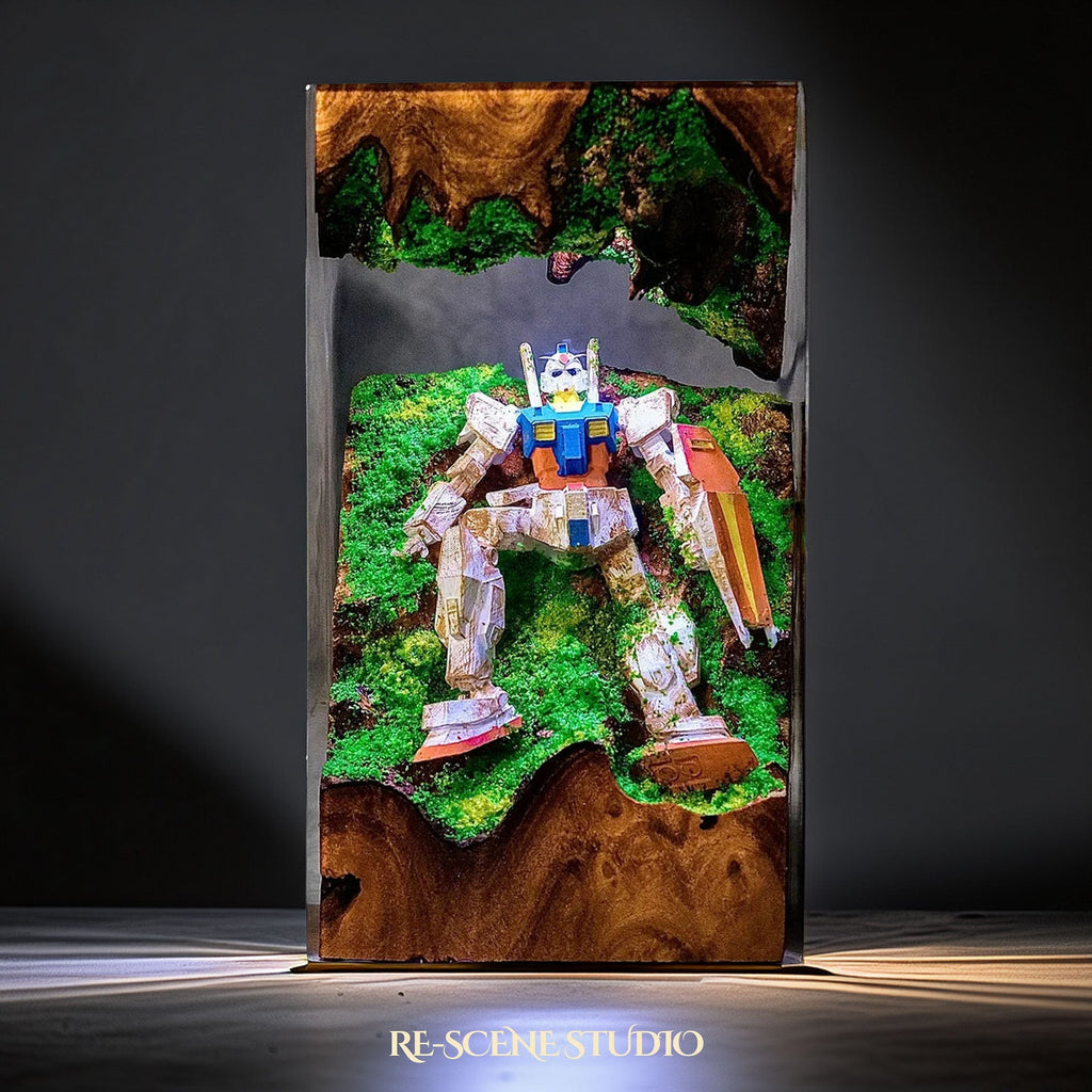 Gundam Resin Lamp — view 2